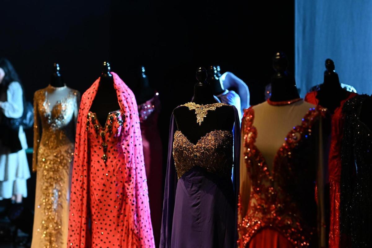 Algunos de los vestidos que Anabel Dueñas viste en el musical.