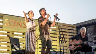 Andrea Motis i Josep Traver regalen un concert íntim entre vinyes i muntanyes, a Cadaqués