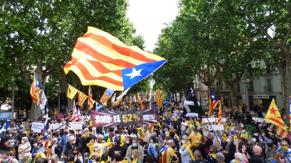 La Rambla de Figueres s&#039;ha omplert de gom a gom per la concentració.