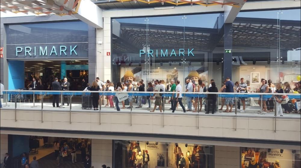 Donnerstag (22.9.): Publikumsansturm im neuen Shoppingcenter FAN in Coll d'en Rabassa