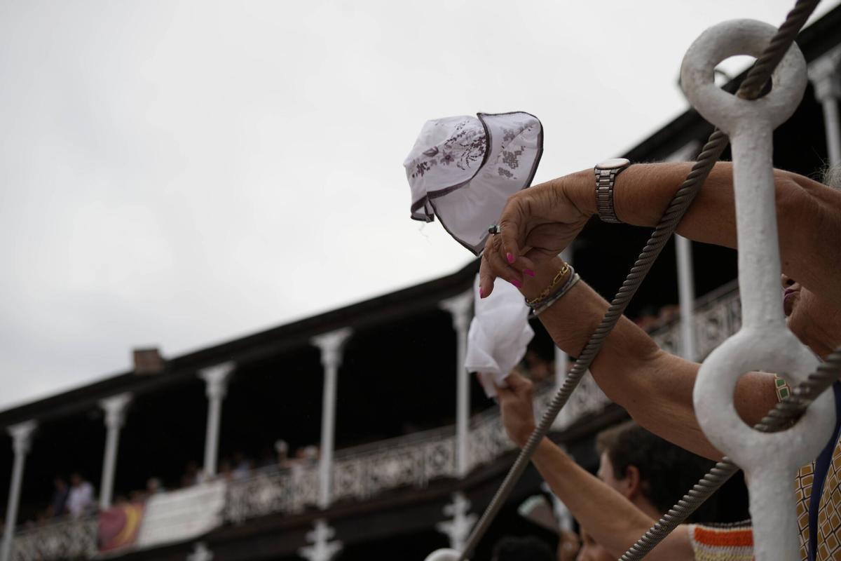 El ambiente en la novillada para cerrar la feria de Begoña en El Bibio, en imágenes El ambiente en la novillada para cerrar la feria de Begoña en El Bibio, en imágenes