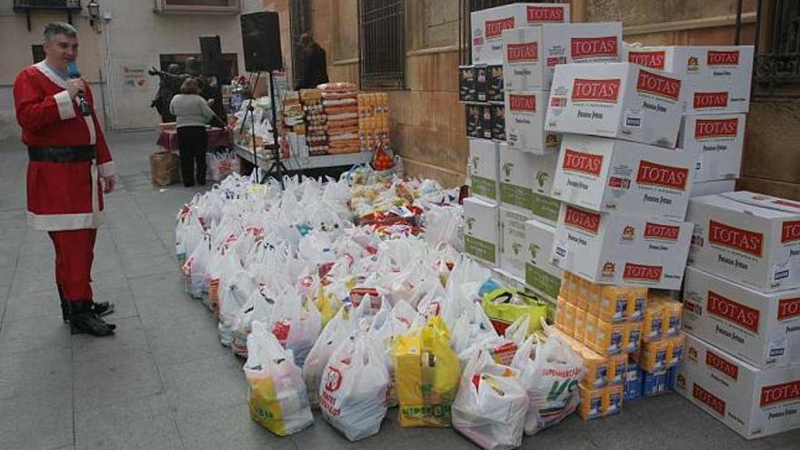 La "SoliNavidad" de Radio Express recoge ocho mil kilos de alimentos -  Información