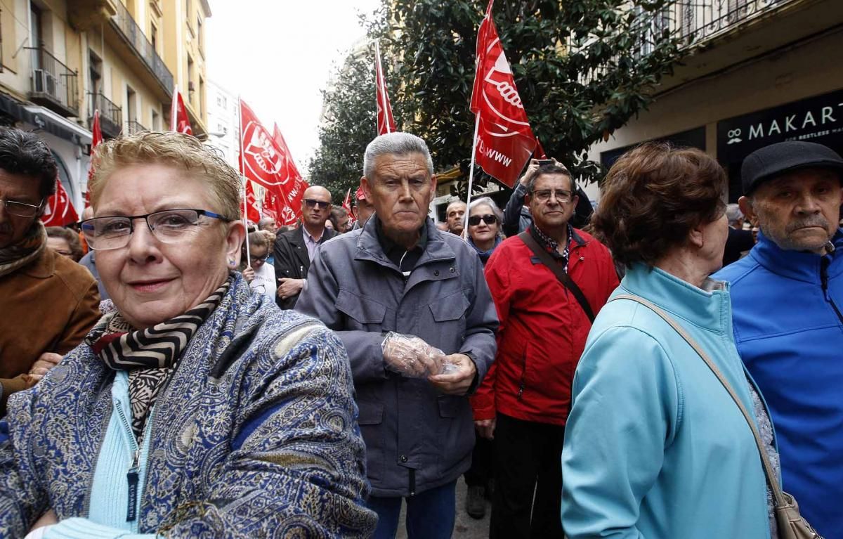 Unas 5.000 personas defienden en la calle la subida de las pensiones públicas