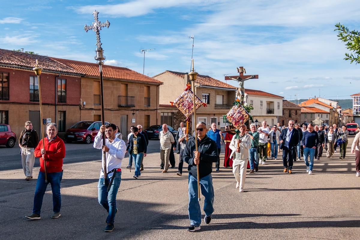 GALERÍA | Tábara venera al Bendito Cristo de la Capilla