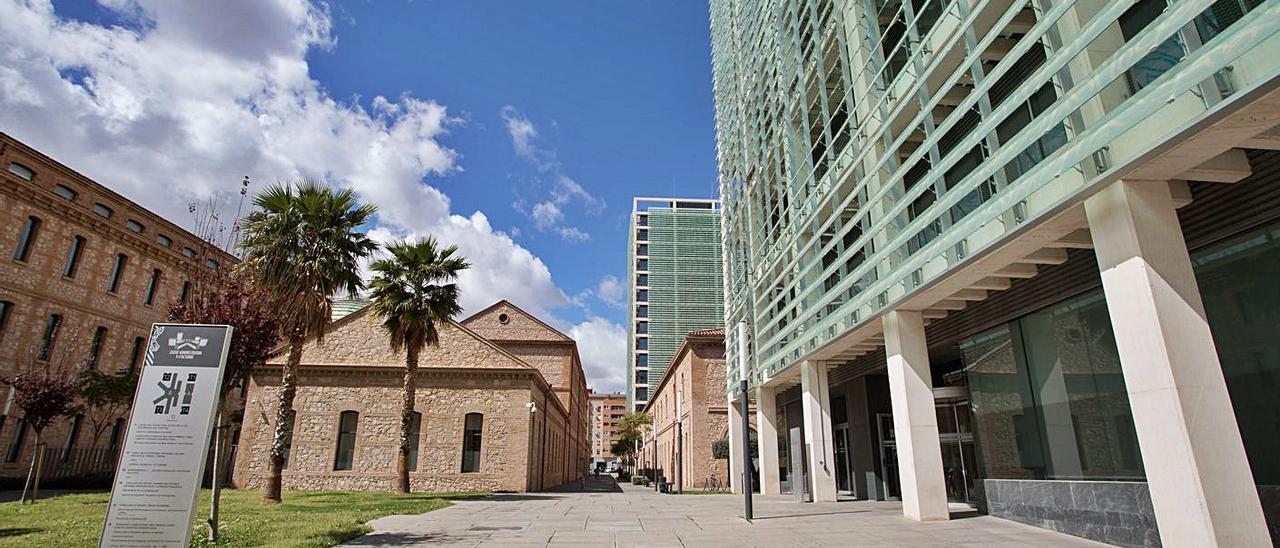 Instalaciones del complejo administrativo 9 d’Octubre en València. | FERNANDO BUSTAMANTE