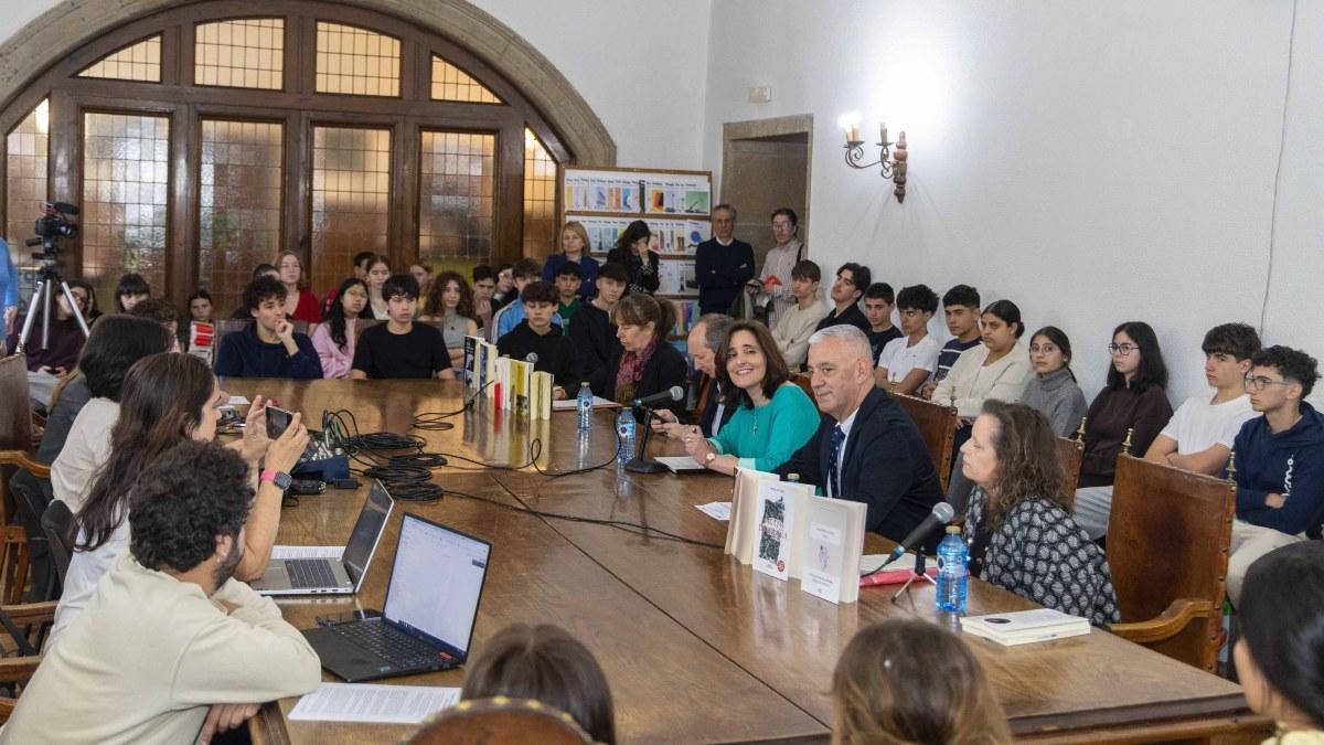 Rueda de prensa de las obras finalistas del XXX Premio San Clemente, organizado por el IES Plurilingüe Rosalía de Castro de Santiago-