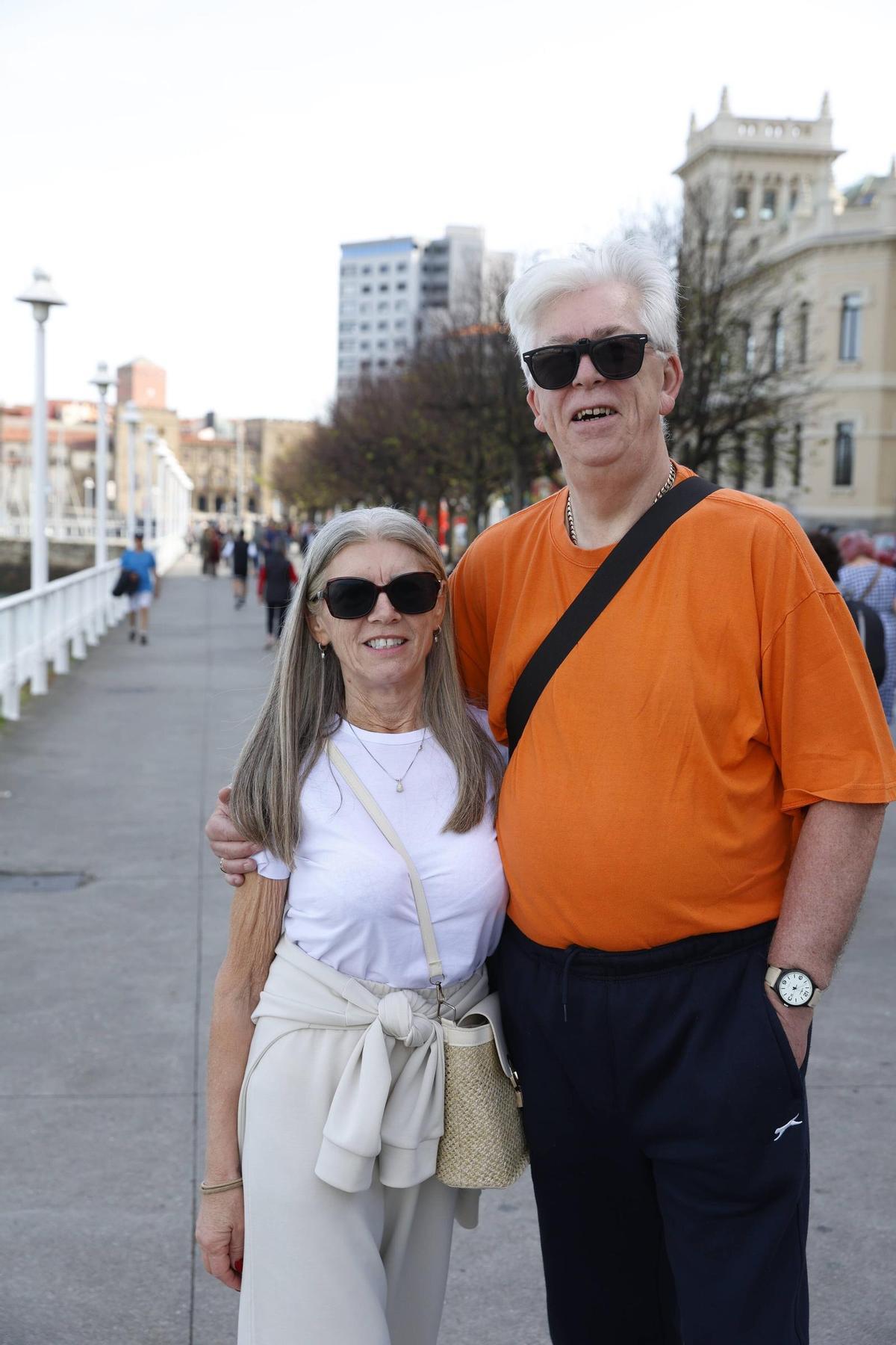 Gijón recibe a los primeros cruceristas de la temporada (en imágenes)