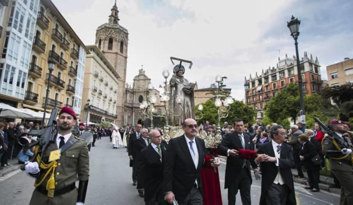 San Vicente busca el milagro del doctorado