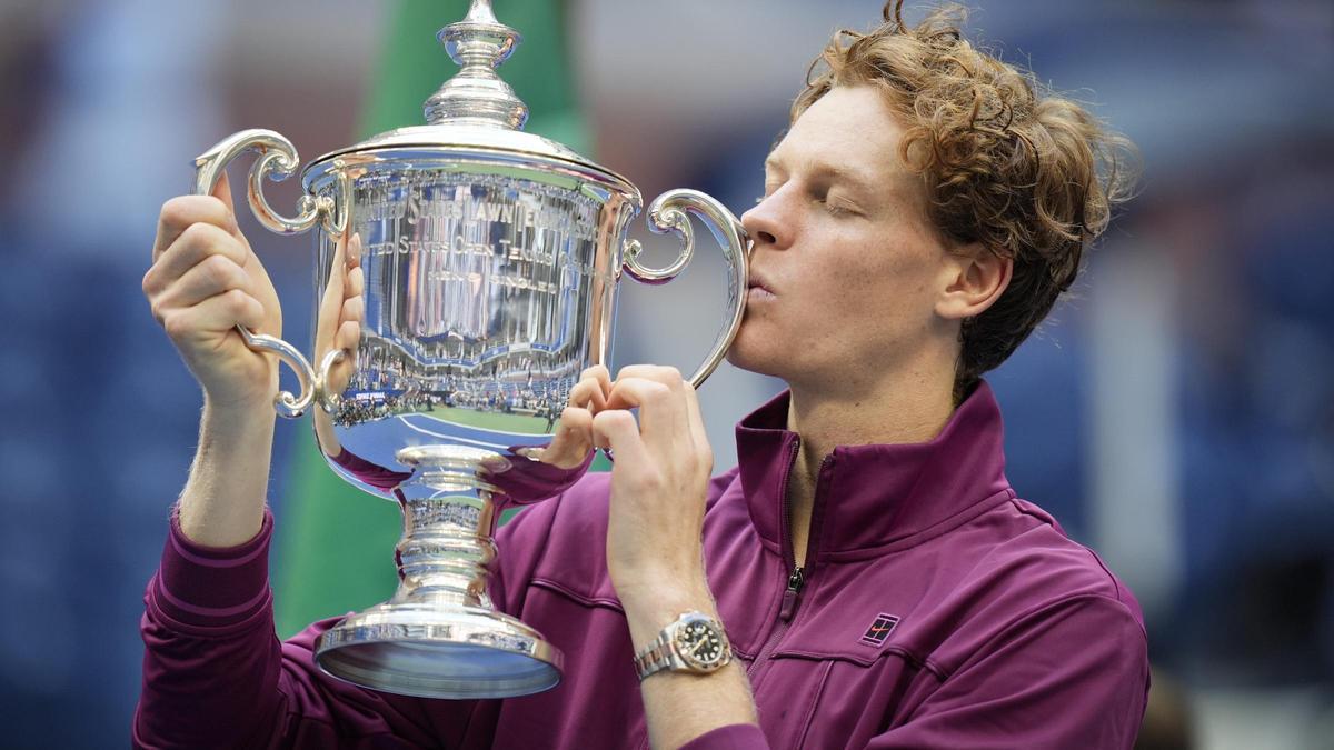 Jannik Sinner, con el trofeo del US Open.