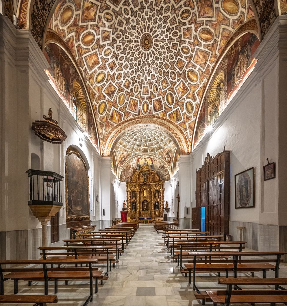 El interior de la iglesia del Convento de Santa Clara en Llerena