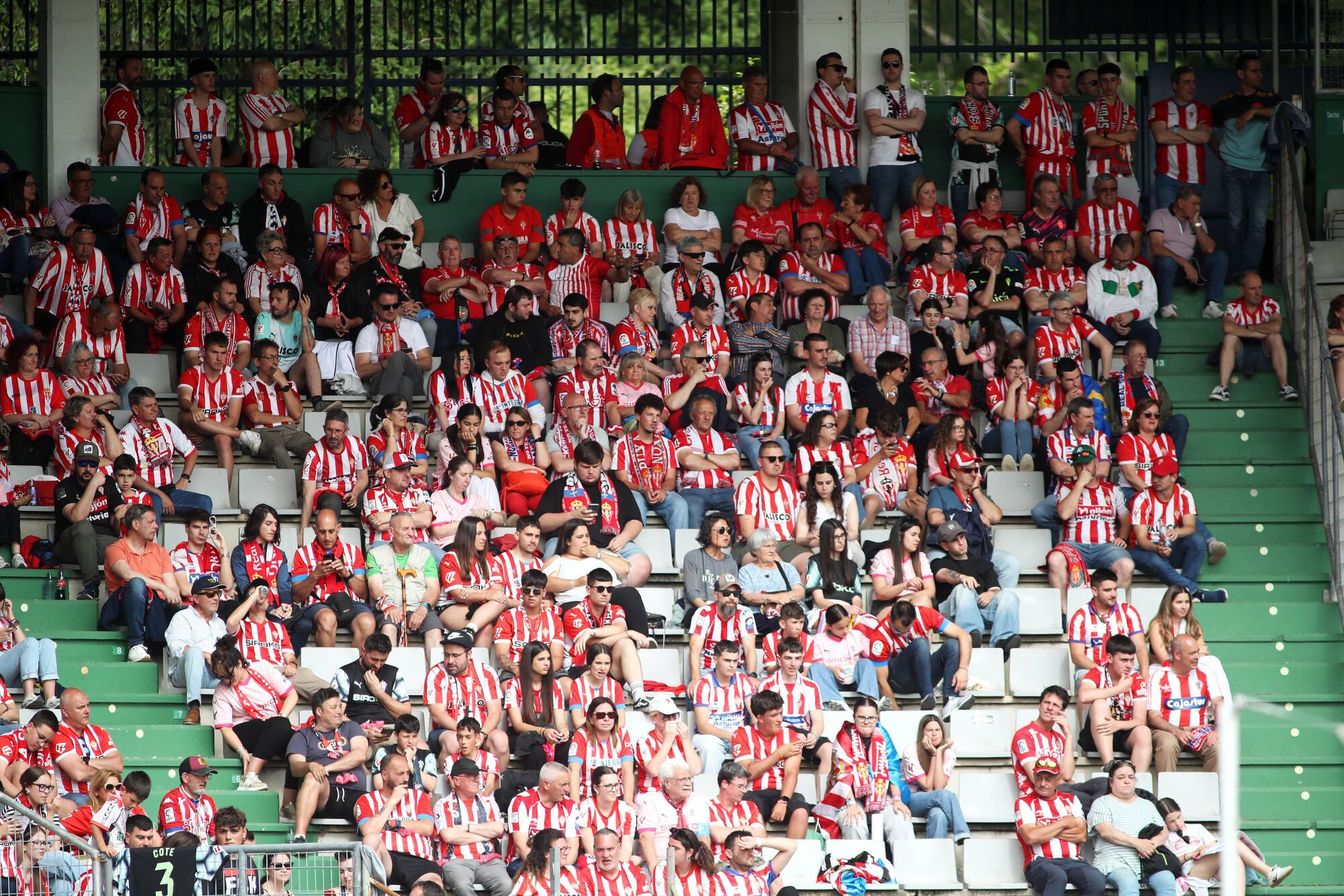 EN IMÁGENES: El último partido de la temporada del Sporting, disputado en Ferrol
