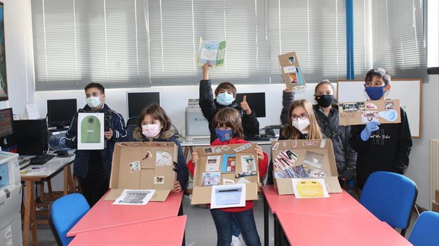 Los niños visitan la biblioteca para reflexionar sobre el medio ambiente