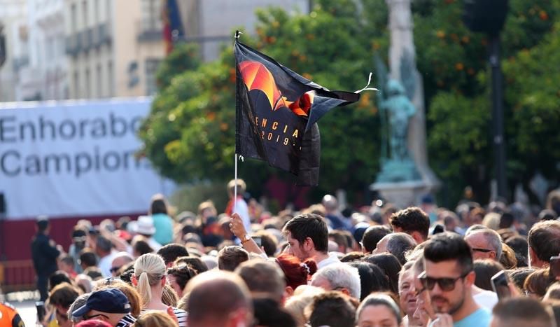 Así han sido las celebraciones del Valencia CF en la Basílica, Generalitat y ayuntamiento