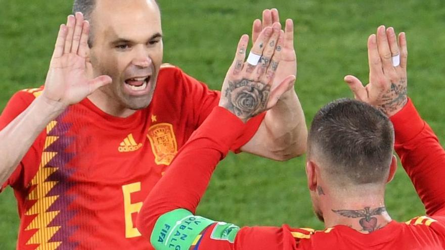 Sergio Ramos y Andrés Iniesta durante el Mundial de Rusia de 2018