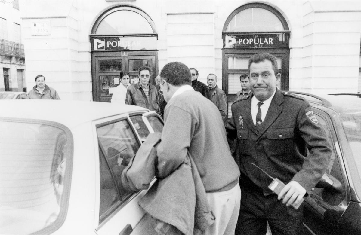 El Banco popular de Yecla tras el robo de Nochebuena.