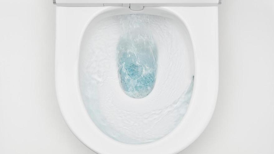 El truco súper eficaz para eliminar las incrustaciones marrones de la taza del wc