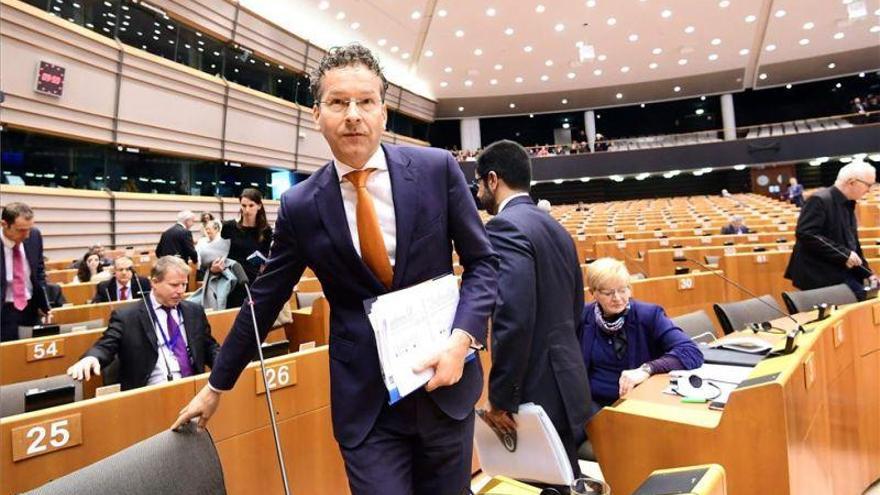 Dijsselbloem aboga por suavizar las exigencias fiscales a Grecia tras el rescate