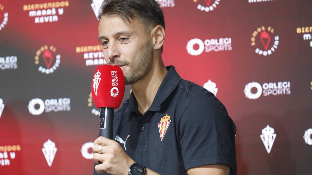 Kevin Vázquz durante una rueda de prensa