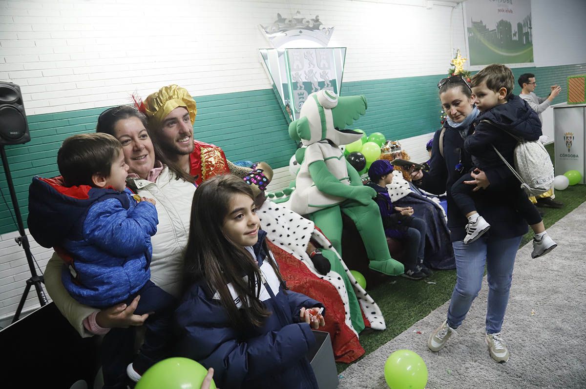 Los Reyes Magos visitan al Córdoba CF en el Arcángel