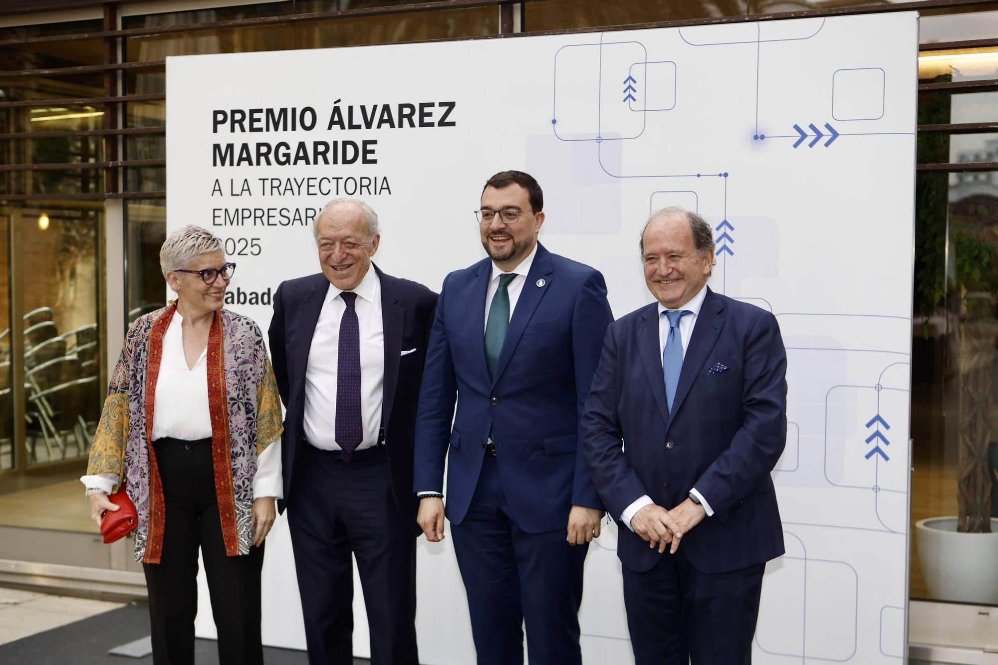 EN IMÁGENES | Entrega del XIV Premio Álvarez Margaride a Luis Rodríguez-Ovejero