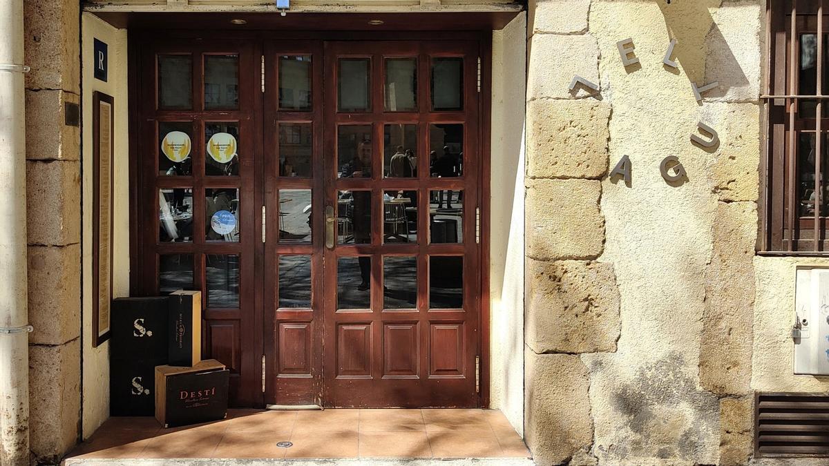 La entrada del restaurante El Llagut, en Tarragona.