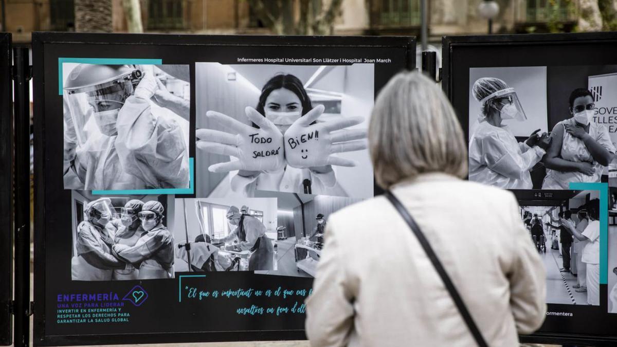 ‘La mirada enfermera’ recoge momentos de su actividad en los últimos años. | B. RAMON