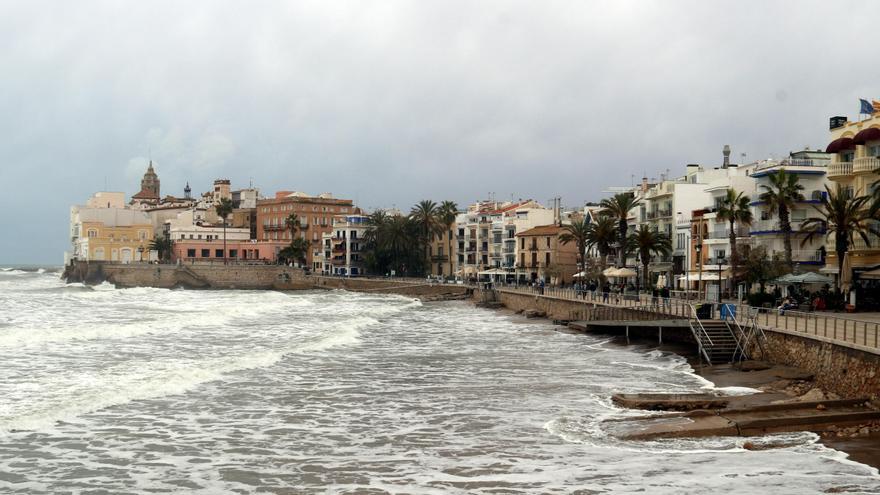 Troben el cos d’una persona a la platja de Sant Sebastià de Sitges