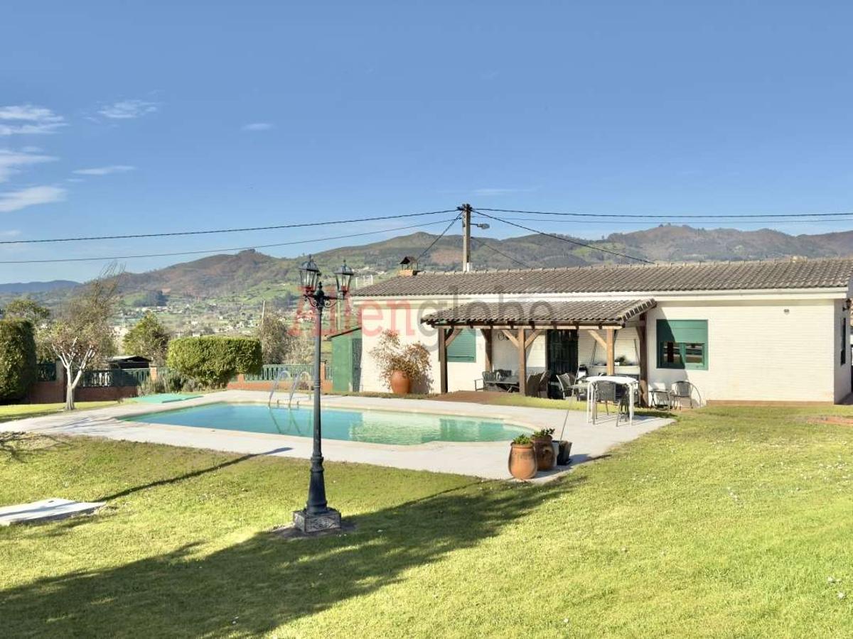 Casa en Piedramuelle, Oviedo