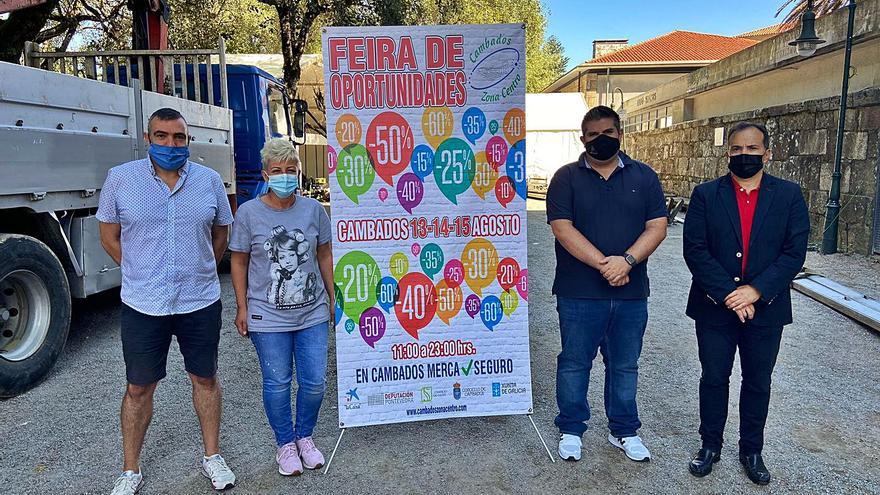 Cambados aúna tiendas en la calle, circo y música en un animado fin de semana