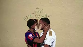 Vandalizado el beso de Lamine Yamal y Mbappé, el nuevo mural de TvBoy antes del Clásico
