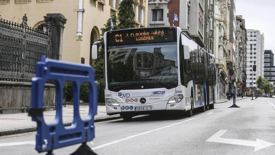 Mañana comienza la huelga en los autobuses urbanos de Oviedo