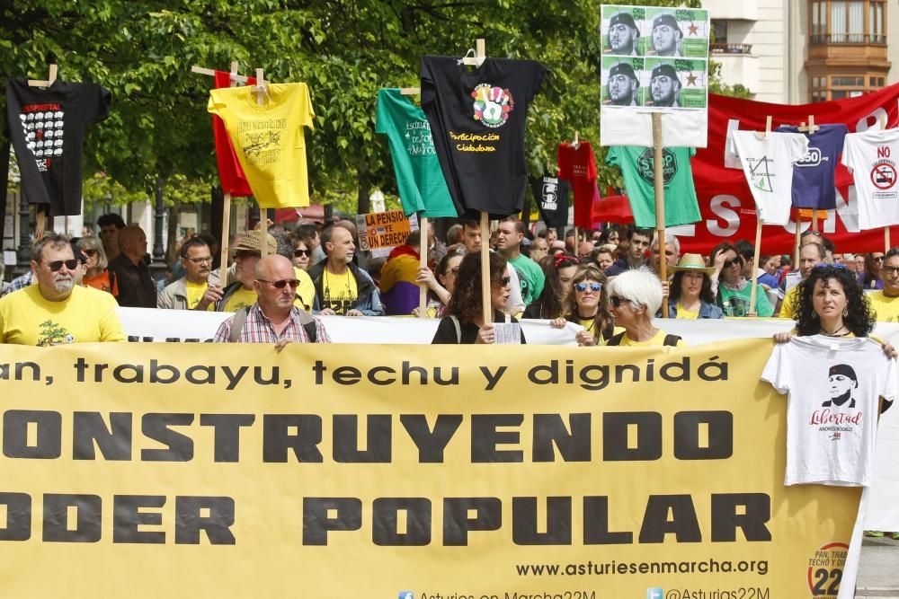 Manifestación "Pasacalles por la digindad" en Gijón