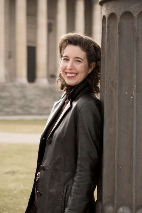 Angela Hewitt, piano - Dijous 8 de novembre, 20.30h - Preu: 20 euros | Angela Hewitt oferirà les Variacions Goldberg, BWV 988 de J. S. Bach. Considerada una de les intèrprets de referència de l’obra del compositor alemany, Hewitt oferirà una lectura emotiva, continguda i transcendental d’aquesta obra cabdal de la música per a teclat.