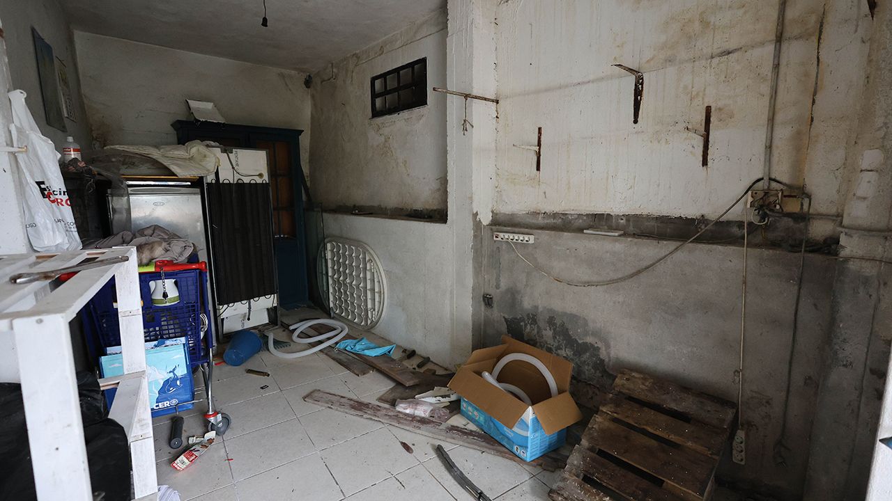 Desalojo de casa okupada en la rua Pardavila de Vigo