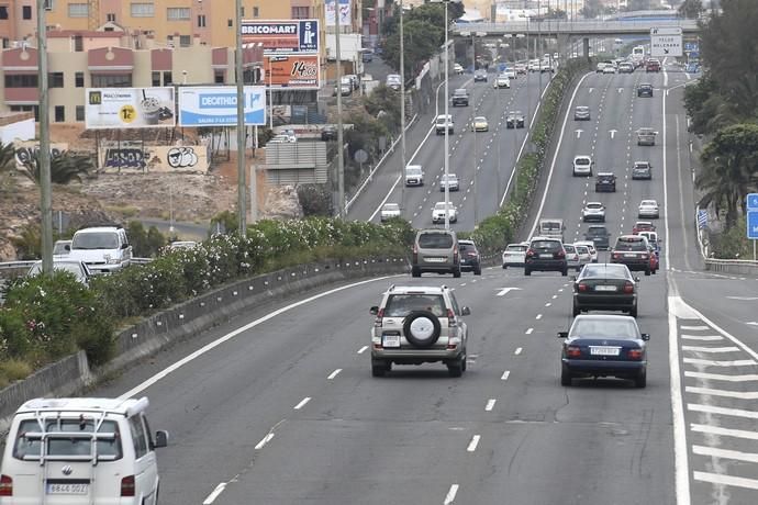 21-04-19 GRAN CANARIA.  AUTOPISTA GC-1. TELDE. Fotos de coches en la autopista. Colas en la autovía de la gente de regreso a casa del sur. Fotos: Juan Castro.  | 21/04/2019 | Fotógrafo: Juan Carlos Castro