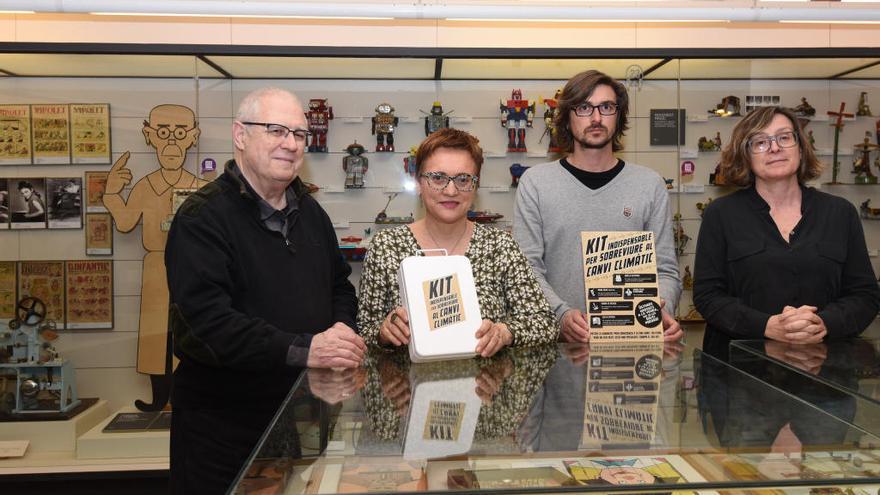 Cuartiella i Jordà amb la direcció del Museu del Joguet.