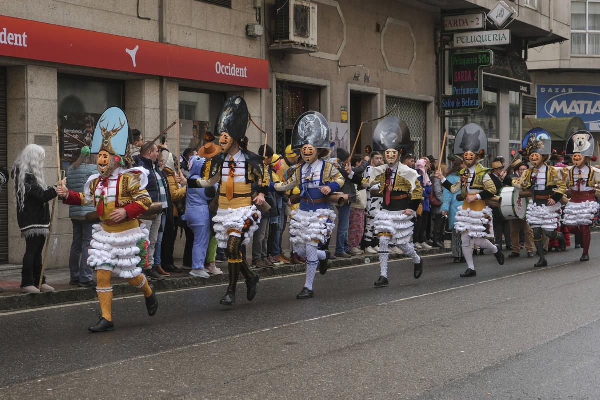 Los cigarróns recorrieron las calles de Verín