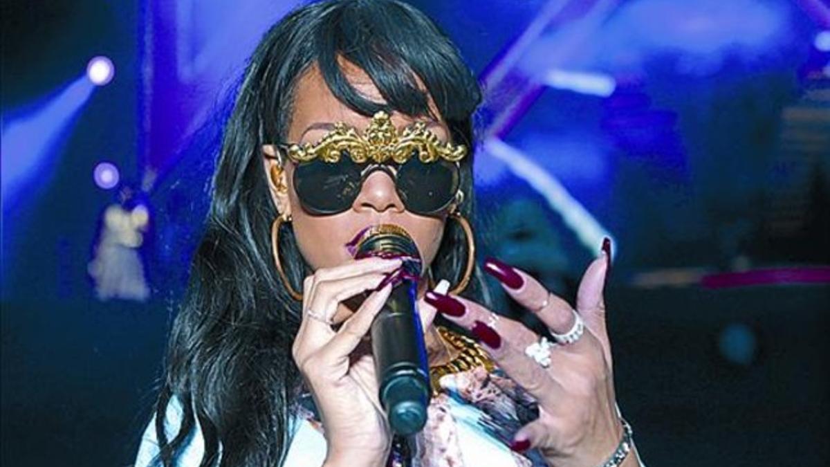 Rihanna denuncia a  sus antiguos contables_MEDIA_1