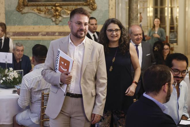 Oltra y su partido llevan a Madrid su apelación a "desbordar las siglas" mientras Baldoví habla de "desbordar las urnas"
