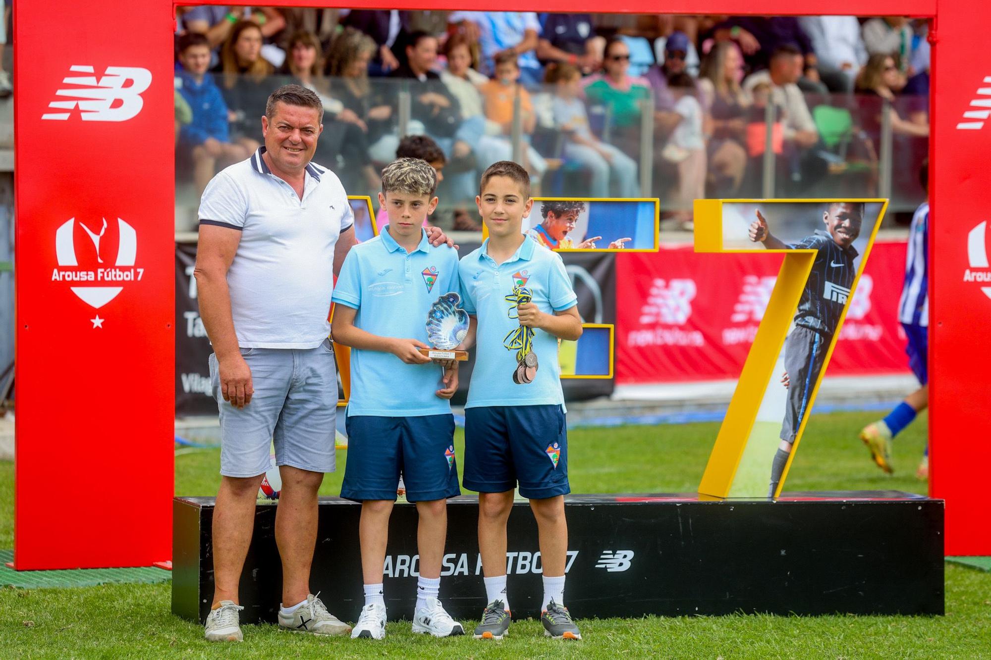 El Porto se lleva el primer título de Arousa Fútbol 7 a Portugal