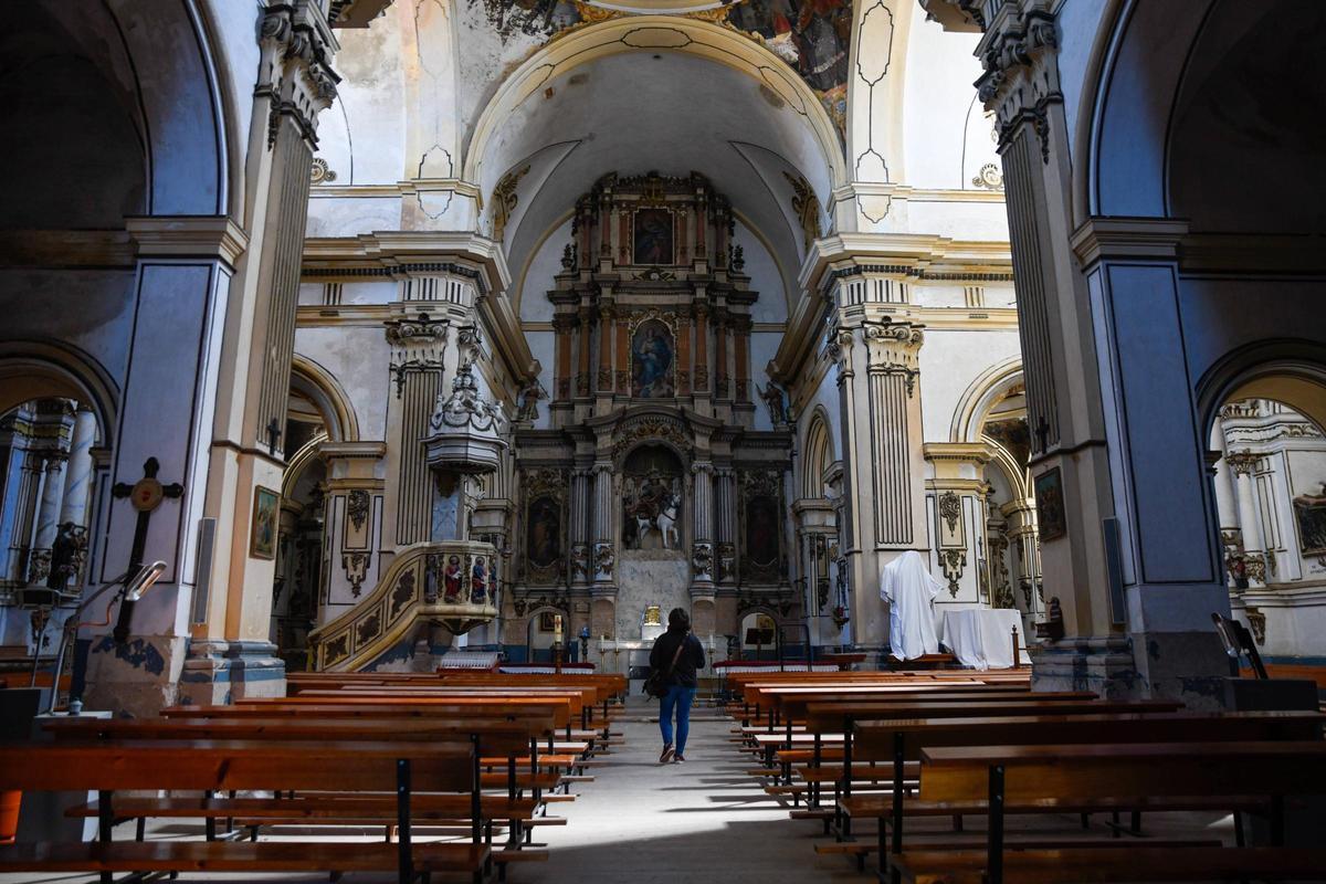 Interior de la iglesia de Molacillos