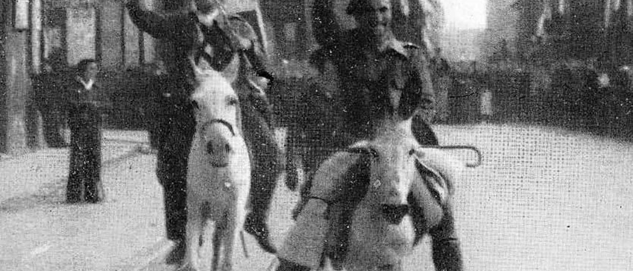 llegada de la cuarta brigada de requetés de Navarra a la plaza del Instituto.