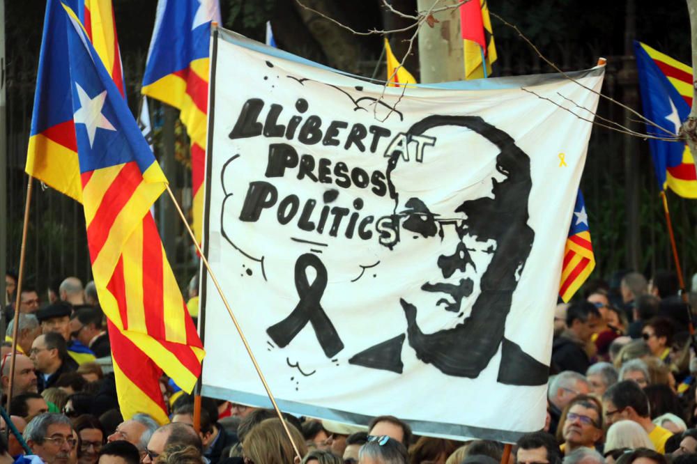 L'independentisme es manifesta a Barcelona en contra del judici del procés