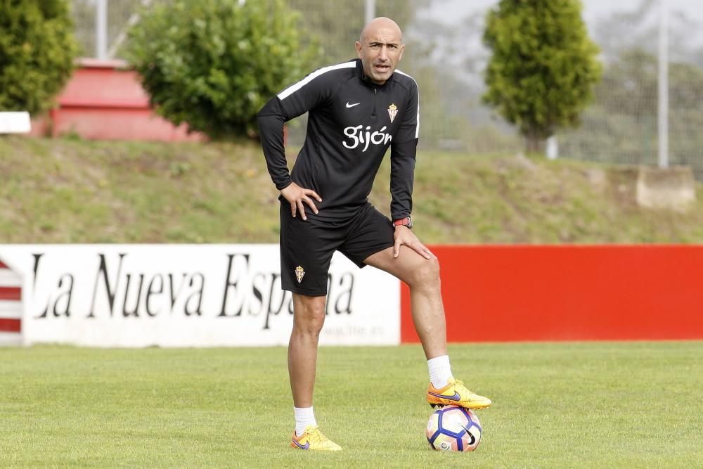 Entrenamiento del Sporting tras la derrota frente al Barcelona