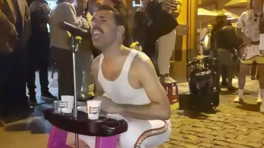 Freddy Mercury 'recrea' el concierto más famoso de Queen en la víspera de Los Indianos