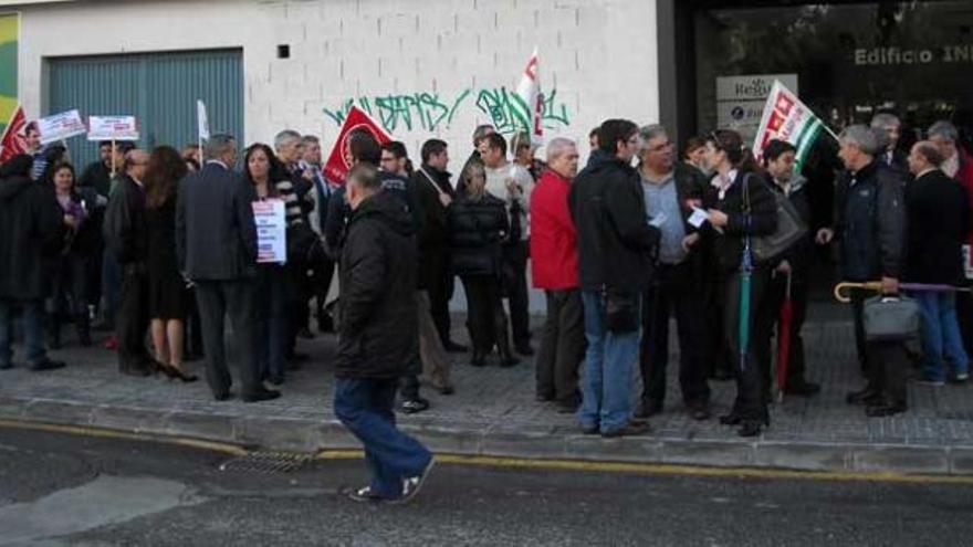 Imagen de la concentración en Málaga, en la plaza de la Solidaridad.