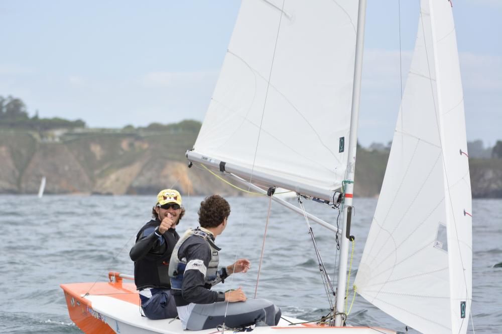 Comienza el campeonato del mundo juvenil de la clase Snipe organizado por el Real Club Náutico de La Coruña.