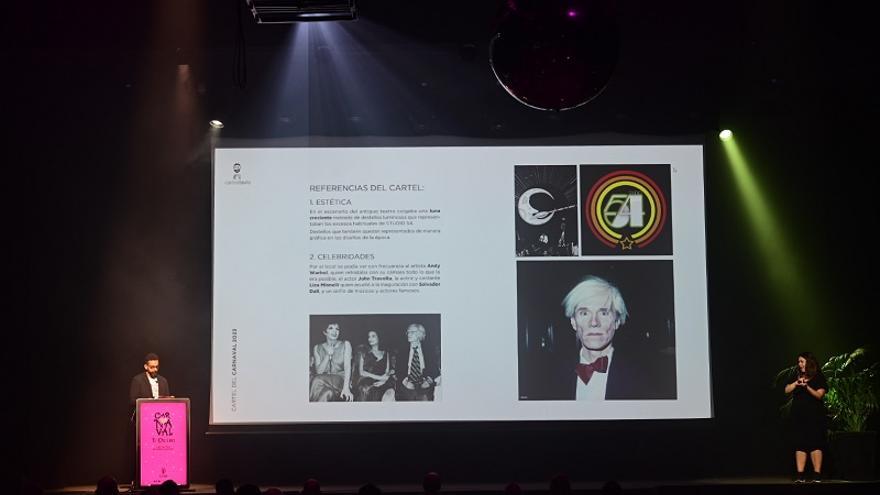 Exposición de Carlos Tavío sobre las referencias de Studio 54 en el cartel del Carnaval 2023