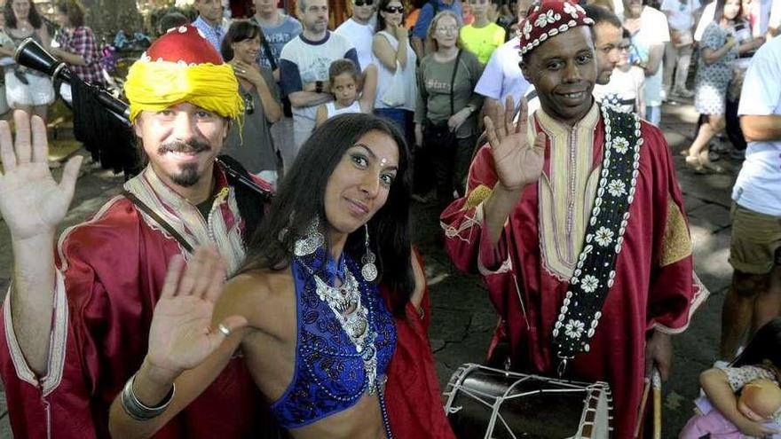 Actores durante uno de los espectáculos celebrados en la pasada edición de la Feira das Marabillas.