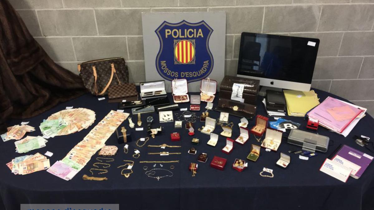 Material incautado por los Mossos